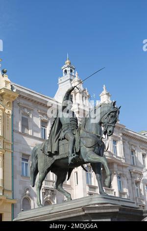 Kroatien, Zagreb, Reiterstatue von Graf Josip Jelacic (1801-59) auf dem Hauptplatz - Trg Bana Jelacica. Stockfoto