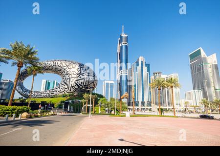 Dubai, Vereinigte Arabische Emirate - 28. November 2022: Dubai Museum of Future von der sheikh zayed Road Stockfoto