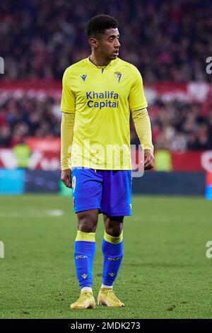 Sevilla, Spanien. 21., Januar 2023. Choco Lozano (9) von Cadiz, gesehen während des Spiels LaLiga Santander zwischen dem FC Sevilla und Getafe im Estadio Ramon Sanchez Pizjuan in Sevilla. (Foto: Gonzales Photo - Jesus Ruiz Medina). Stockfoto