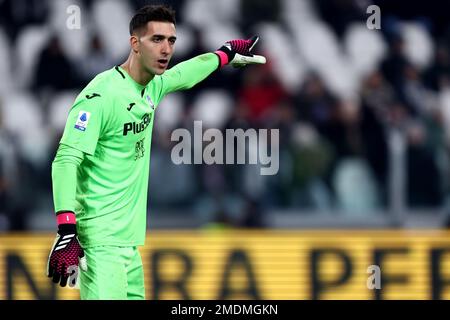 Turin, Italien. 22. Januar 2023. Juan Musso von Atalanta BC Gesten während des Fußballspiels der Serie A zwischen dem FC Juventus und Atalanta BC im Allianz-Stadion am 22. Januar 2023 in Turin, Italien . Kredit: Marco Canoniero/Alamy Live News Stockfoto