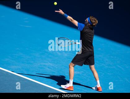 Melbourne, Australien. 23. Januar 2023. Andrey Rublev aus Russland spielt während der 4. Runde der Herrenrunde gegen Holger Rune aus Dänemark bei den Australian Open in Melbourne, Australien, am 23. Januar 2023. Kredit: Hu Jingchen/Xinhua/Alamy Live News Stockfoto