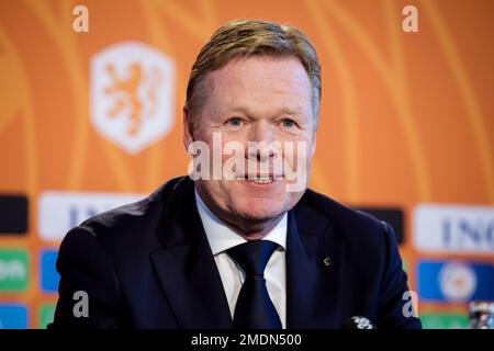 Zeist, Niederlande. 23. Januar 2023. ZEIST, NIEDERLANDE - JANUAR 23: Trainer Ronald Koeman aus den Niederlanden während einer Pressekonferenz der niederländischen Männer-Fußballmannschaft auf dem KNVB Campus am 23. Januar 2023 in Zeist, Niederlande (Foto von Broer van den Boom/Orange Pictures) Kredit: Orange Pics BV/Alamy Live News Stockfoto
