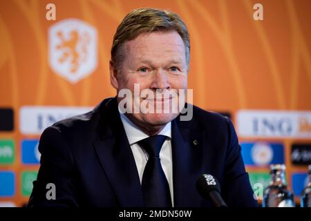 Zeist, Niederlande. 23. Januar 2023. ZEIST, NIEDERLANDE - JANUAR 23: Trainer Ronald Koeman aus den Niederlanden während einer Pressekonferenz der niederländischen Männer-Fußballmannschaft auf dem KNVB Campus am 23. Januar 2023 in Zeist, Niederlande (Foto von Broer van den Boom/Orange Pictures) Kredit: Orange Pics BV/Alamy Live News Stockfoto