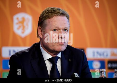 Zeist, Niederlande. 23. Januar 2023. ZEIST, NIEDERLANDE - JANUAR 23: Trainer Ronald Koeman aus den Niederlanden während einer Pressekonferenz der niederländischen Männer-Fußballmannschaft auf dem KNVB Campus am 23. Januar 2023 in Zeist, Niederlande (Foto von Broer van den Boom/Orange Pictures) Kredit: Orange Pics BV/Alamy Live News Stockfoto