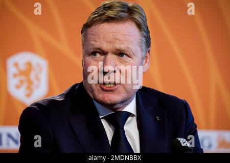 Zeist, Niederlande. 23. Januar 2023. ZEIST, NIEDERLANDE - JANUAR 23: Trainer Ronald Koeman aus den Niederlanden während einer Pressekonferenz der niederländischen Männer-Fußballmannschaft auf dem KNVB Campus am 23. Januar 2023 in Zeist, Niederlande (Foto von Broer van den Boom/Orange Pictures) Kredit: Orange Pics BV/Alamy Live News Stockfoto