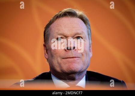 Zeist, Niederlande. 23. Januar 2023. ZEIST, NIEDERLANDE - JANUAR 23: Trainer Ronald Koeman aus den Niederlanden während einer Pressekonferenz der niederländischen Männer-Fußballmannschaft auf dem KNVB Campus am 23. Januar 2023 in Zeist, Niederlande (Foto von Broer van den Boom/Orange Pictures) Kredit: Orange Pics BV/Alamy Live News Stockfoto