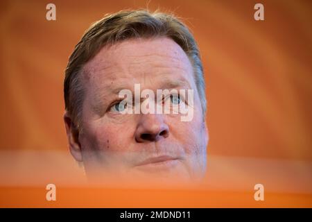 Zeist, Niederlande. 23. Januar 2023. ZEIST, NIEDERLANDE - JANUAR 23: Trainer Ronald Koeman aus den Niederlanden während einer Pressekonferenz der niederländischen Männer-Fußballmannschaft auf dem KNVB Campus am 23. Januar 2023 in Zeist, Niederlande (Foto von Broer van den Boom/Orange Pictures) Kredit: Orange Pics BV/Alamy Live News Stockfoto