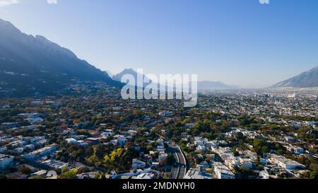 Berge und Himmel in Monterrey, Mexiko Stockfoto