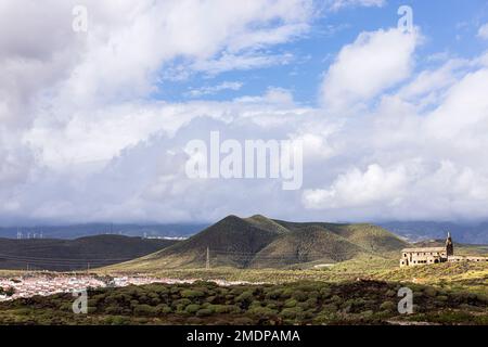 Verlassene Kirche und unvollendete Leprakolonie, Lepra-Dorf in Abades, Granadilla de Abona, Teneriffa, Kanarische Inseln, Spanien Stockfoto