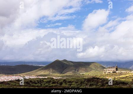 Verlassene Kirche und unvollendete Leprakolonie, Lepra-Dorf in Abades, Granadilla de Abona, Teneriffa, Kanarische Inseln, Spanien Stockfoto