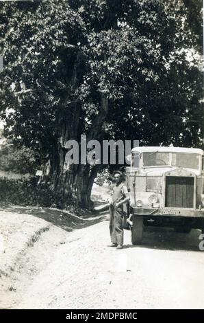 Äthiopien, Afrika, Addis - Abeba 1937 - Italienischer Faschist Freiwilliger mit Truck Stockfoto