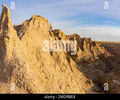 Vom Notch Trail, Badlands National Park, South Dakota, USA, aus hat man einen erhöhten Blick auf das White River Valley Stockfoto