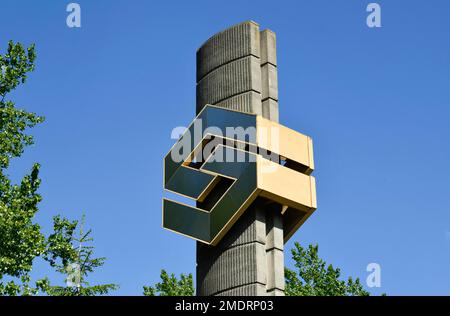 Logo EKO Stahl, Werkstor Stahlwerk Arcelor Mittal, B112, Eisenhüttenstadt, Brandenburg, Deutschland Stockfoto