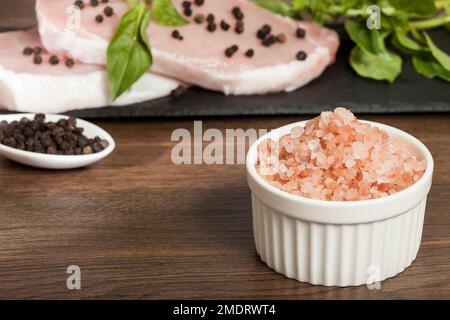 Salz - Salzkristalle, rosa vom Himalaya. Stockfoto