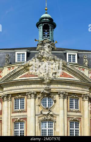 Schloss, Hauptgebäude Westfaelische Wilhelms-Universitaet, Schlossplatz, Münster, Nordrhein-Westfalen, Deutschland Stockfoto