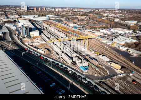 Ein Luftblick auf die Betonschlaffabrik Network Rail im Holzgarten in Doncaster mit Reihen von Schläfern, die für das HS2-Projekt bereit sind Stockfoto