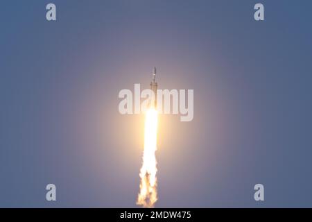 Start des SpaceX Falcon Heavy USSF-67 Stockfoto