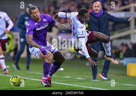 Artemio Franchi Stadion, Florenz, Italien, 21. Januar 2023, Igor Julio dos Santos de Paulo ''Igor'' (ACF Fiorentina) und Demba Seck (Turin FC) Dura Stockfoto