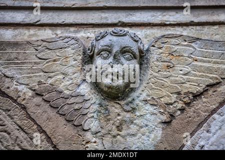 Angel im Mausoleum der Barone Münchhausen, Apelern, Niedersachsen, Deutschland Stockfoto