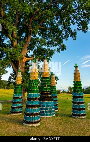 Elysian Towers von Brent Allen Spears oder Shrine bei der Radical Horizons Exhibition of Burning man Festival Skulpturen in Chatsworth Derbyshire UK 2022 Stockfoto