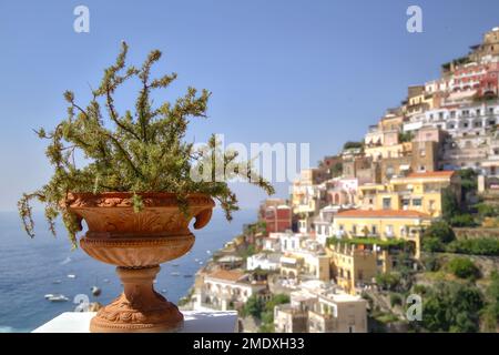 Blick vom Restaurant Le Sirenuse in Positano, Amalfiküste, Italien Stockfoto