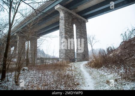 Autobahnbrücke, Vorchdorf, Österreich Stockfoto