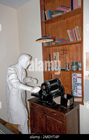 Kopierpresse gegen die Diktatur, Aljube Museum Resistance and Freedom (ehemaliges politisches Gefängnis der Diktatur), Lissabon, Portugal Stockfoto