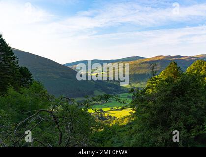 Klettern und Seeblick auf dem cadair idris Hügel in wales 2022. Stockfoto