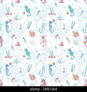Wasserfarbenes Unterwassermuster aus Seepferdchen, Laminarien und Korallen, isoliert auf weißem Hintergrund. Stoff, Textil, Sammelalben, Vorlage Stockfoto