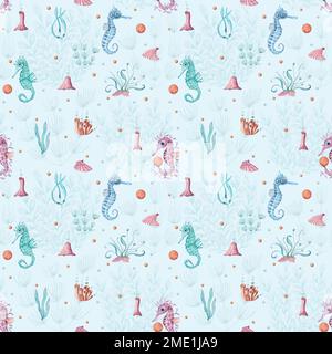 Wasserfarbenes Unterwassermuster aus Seepferdchen, Laminarien und Korallen, isoliert auf blauem Hintergrund. Stoff, Textil, Sammelalben, Vorlage Stockfoto