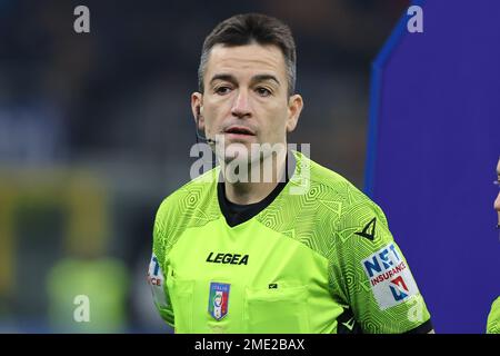 Mailand, Italien. 23. Januar 2023. Schiedsrichter Antonio Rapuano wurde während des Fußballspiels der Serie A 2022/23 zwischen dem FC Internazionale und dem Empoli FC im Giuseppe Meazza Stadium, Mailand, Italien, am 23. Januar 2023 gesehen. Gutschrift: Independent Photo Agency/Alamy Live News Stockfoto