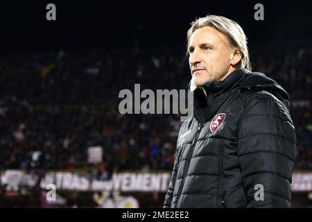 Davide Nicola Cheftrainer von US Salernitana vor dem Fußballspiel der Serie A zwischen US Salernitana und SSC Napoli im Arechi-Stadion in Salerno (IT Stockfoto