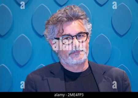 Rom, Italien. 23. Januar 2023. Italienischer Regisseur Paolo Genovese nimmt am Fototermin des Films „Il primo giorno della mia vita“ im Hotel Bernini in Rom Teil (Foto: Matteo Nardone/Pacific Press/Sipa USA). Kredit: SIPA USA/Alamy Live News Stockfoto