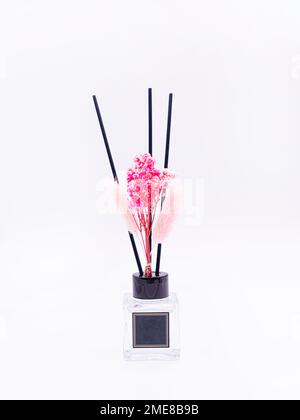 Auffrischflasche mit weißem Hintergrund. Stockfoto