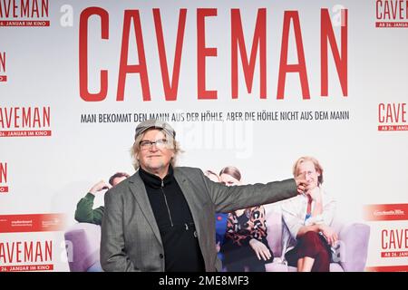 München, Deutschland. 23. Januar 2023. Medienmanager Martin Krug kommt zur Premiere des Films „Caveman“ in der Astor Filmlounge bei ARRI. Kredit: Felix Hörhager/dpa/Alamy Live News Stockfoto