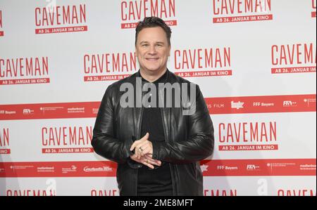 München, Deutschland. 23. Januar 2023. Designer Guido Maria Kretschmer besucht die Premiere des Films „Caveman“ in der Astor Filmlounge im ARRI. Kredit: Felix Hörhager/dpa/Alamy Live News Stockfoto