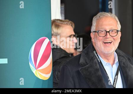 München, Deutschland. 23. Januar 2023. Produzent Martin Moszkowicz nimmt an der Premiere des Films „Caveman“ in der Astor Film Lounge des ARRI Teil. Kredit: Felix Hörhager/dpa/Alamy Live News Stockfoto