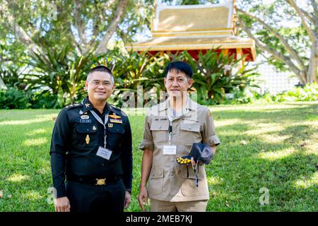 Neunundzwanzig Teilnehmer aus 15 Nationen versammelten sich im East-West Center an der Universität von Hawaii in Manoa, um an einem zweiwöchigen Kurs „gesundheitliche Notfälle in großen Bevölkerungsgruppen“ teilzunehmen. Ausgerichtet vom Center for Excellence in Disaster Management and Humanitarian Assistance in Partnerschaft mit dem International Committee of the Red Cross und der University of Hawaii. Das Center for Excellence in Disaster Management and Humanitarian Assistance bietet akademische Forschung, Schulungen zur zivilen und militärischen Koordination sowie operative Einblicke, um die Entscheidungsfindung vor, während und nach dem Einsatz zu unterstützen Stockfoto