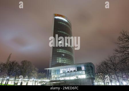 Bonn, Deutschland. 24. Januar 2023. Blick auf den Hauptsitz der Deutschen Post AG in Bonn. Kredit: Thomas Banneyer/dpa/Alamy Live News Stockfoto