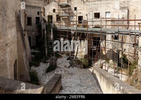 Renovierung eines alten Hauses in Sassi di Matera, dem historischen Viertel von Matera. Basilicata, Italien Stockfoto