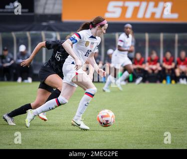 Auckland, Neuseeland, Januar 21. 2023: Rose Lavelle (16 USA) mit Ball gegen die neuseeländischen Fußballfarne im Eden Park in Auckland, Neuseeland. (Joe Serci/SPP) Stockfoto