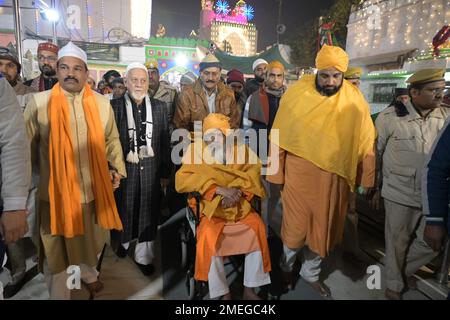 Ajmer, Indien. 24. Januar 2023. Dargah Dewan (spiritueller Kopf) Syed Zainul Abideen während Mehfil und Khusl Ki Rasam während der jährlichen Urs in Ajmer. (Foto: Shaukat Ahmed/Pacific Press) Kredit: Pacific Press Media Production Corp./Alamy Live News Stockfoto