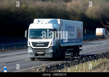 The Entertainer, The Toy Shop, LKW (MAN) auf der Autobahn M40, Warwickshire, Großbritannien Stockfoto