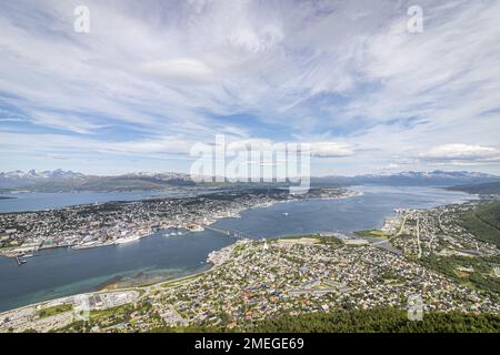 Blick auf Tromso vom Storsteinen Bergvorsprung oben auf der Fjellheisen Standseilbahn, Norwegen Stockfoto