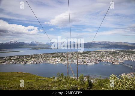 Blick auf Tromso vom Storsteinen Bergvorsprung oben auf der Fjellheisen Standseilbahn, Norwegen Stockfoto