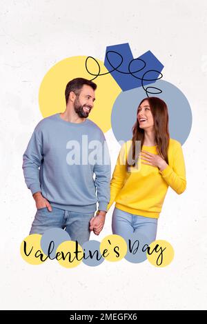 Vertikales Collagenbild von zwei fröhlichen Partnern, die Arme halten, schauen sich blau gelbe Farben an Herzen isoliert auf dem gezeichneten Hintergrund Stockfoto