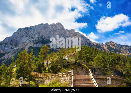 Blick auf den Grasolet-Aussichtspunkt im Cadi-Massiv. Bergeda, Katalonien, Spanien Stockfoto