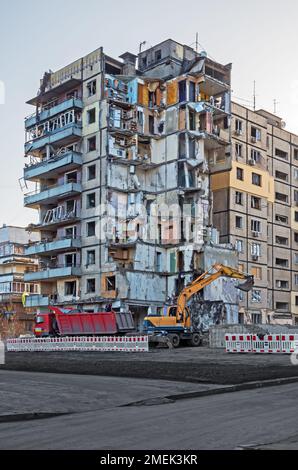 Dnipro, Ukraine - 19. Januar 2023: Haus hat russische Rakete in der Stadt Dnipro in der Wohngegend Pobeda in der Ukraine in die Luft gejagt. Raketenfeuer durch russische Inva Stockfoto