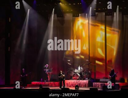 23. Januar 2023, Neapel, Kampanien, Italien: Dream Theater - The Top of the World Tour 2023, erstes Date in Neapel im Palapartenope Theater. (Kreditbild: © Giovanni Esposito/Pacific Press via ZUMA Press Wire) NUR REDAKTIONELLE VERWENDUNG! Nicht für den kommerziellen GEBRAUCH! Stockfoto