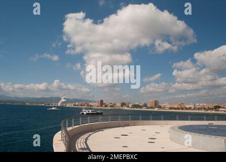 Frankreich, Var, St. Raphael, Promenade und Meer Stockfoto